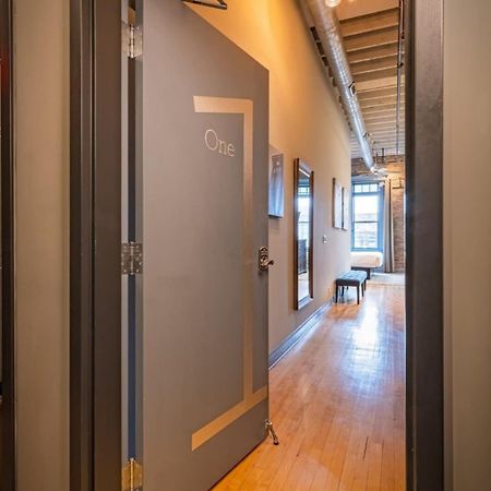 Hip Urban Loft - Small Town Charm - 124 Lofts #1 West Dundee Exterior photo